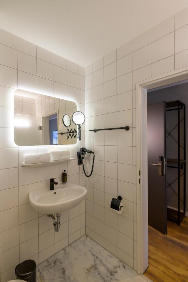 לברקוסן Nikii City Hotel מראה חיצוני תמונה