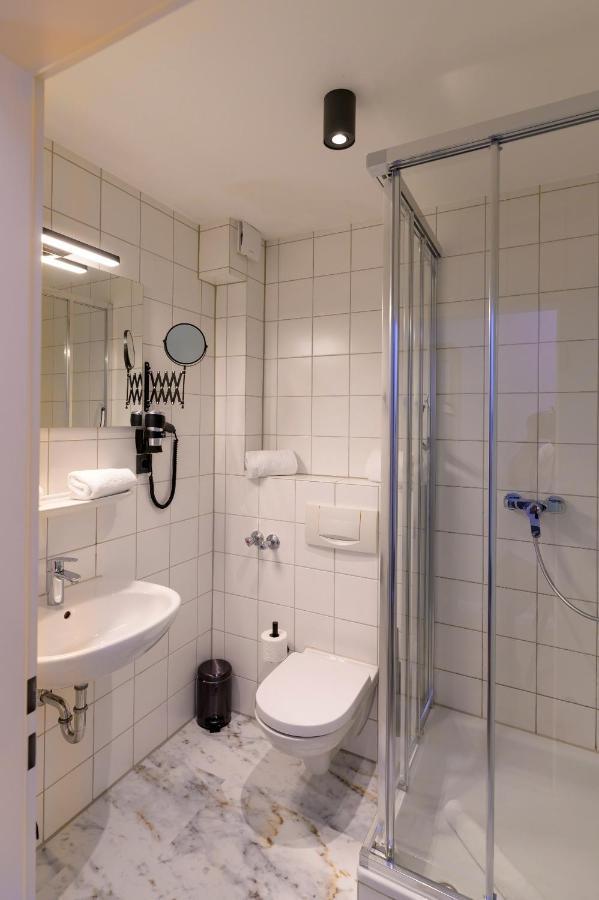 לברקוסן Nikii City Hotel מראה חיצוני תמונה