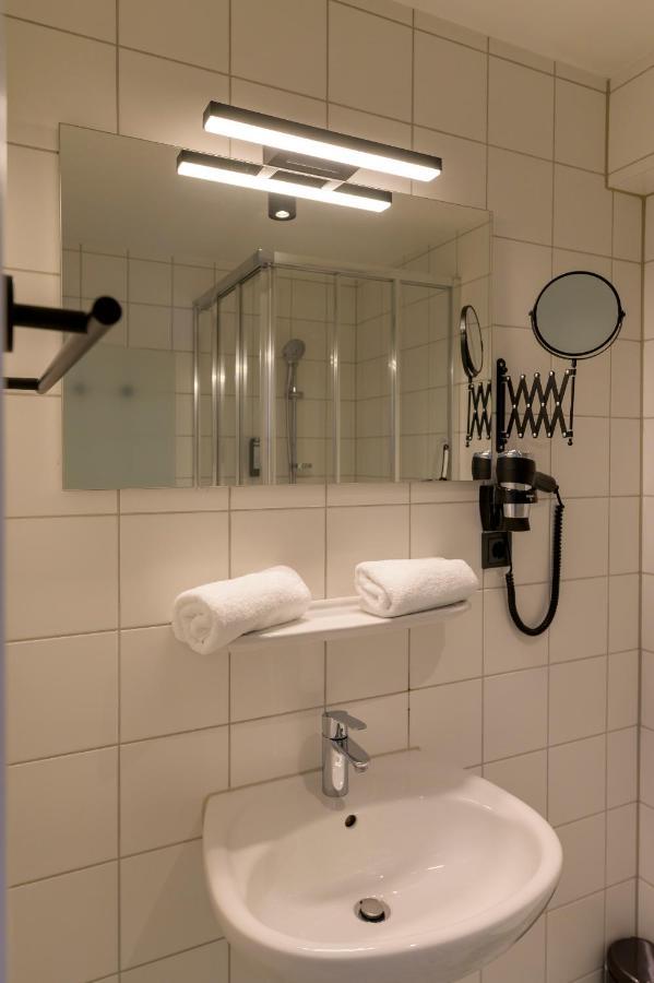 לברקוסן Nikii City Hotel מראה חיצוני תמונה